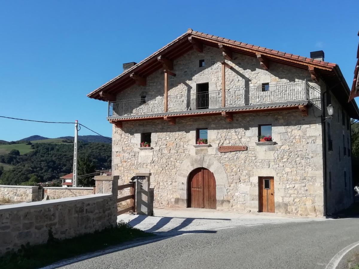 Casa Rural Juangoxenea Ihaben Exteriör bild