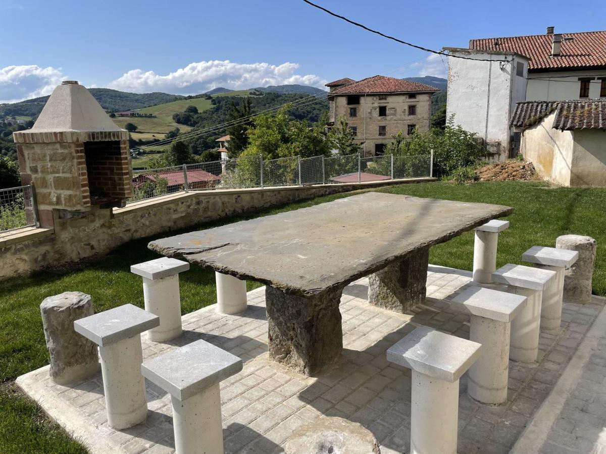 Casa Rural Juangoxenea Ihaben Exteriör bild